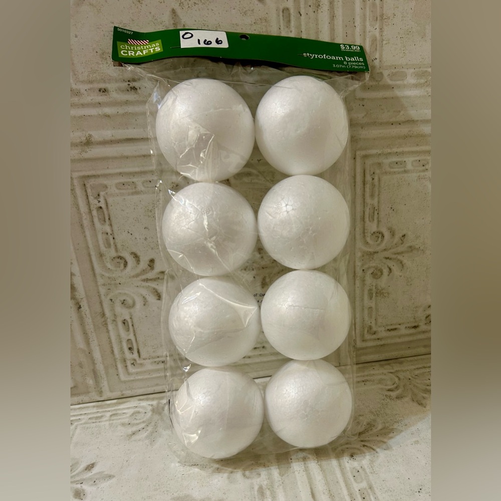 3 inch White Foam Balls for Crafting and Decorations - 28 pcs
